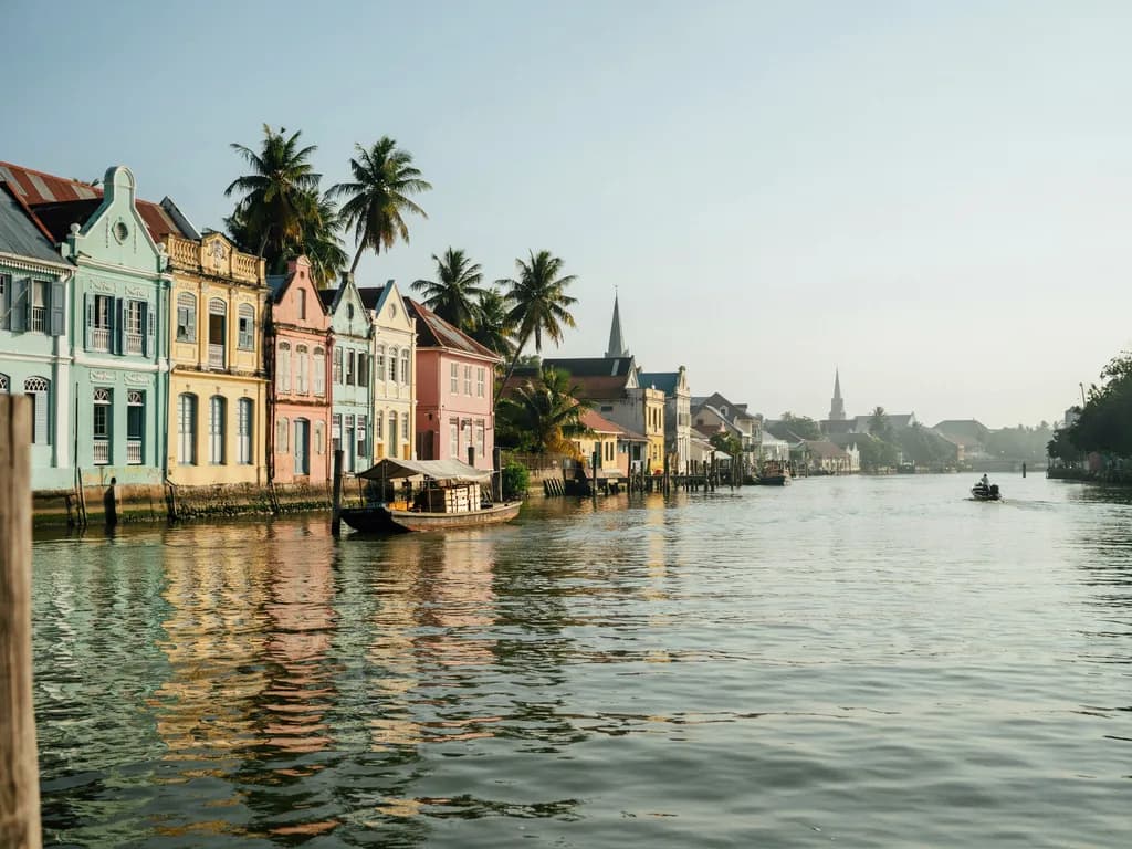 Surinam - drewniana zabudowa Paramaribo